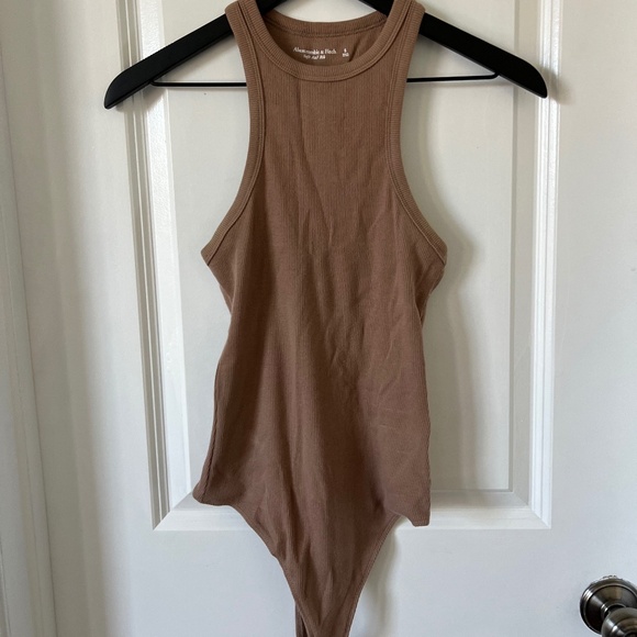 A&F Soft Rib High Neck Body Suit Tan - Picture 1 of 2